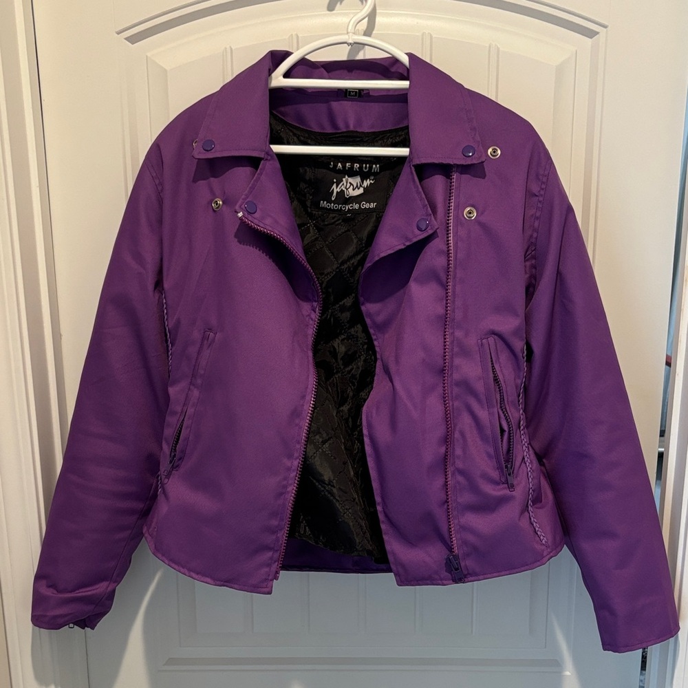 Purple Women's Motorcycle Jacket.  Armored elbows, shoulder and back.  NICE!